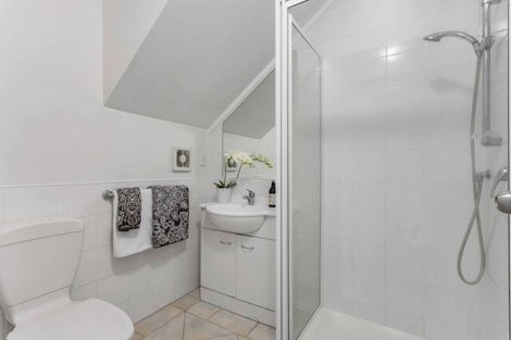 Photo of property in 8a Flynn Street, Birkdale, Auckland, 0626