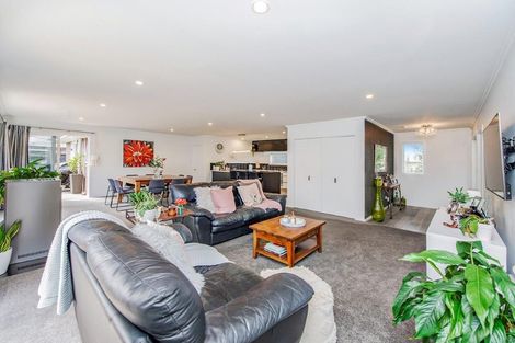 Photo of property in 2 Highworth Crescent, Rolleston, 7615