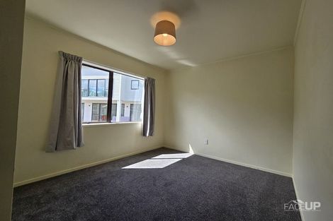 Photo of property in 2/4 Louise Place, Browns Bay, Auckland, 0630