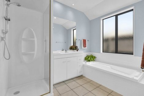 Photo of property in 5 Rooney Place, Aidanfield, Christchurch, 8025