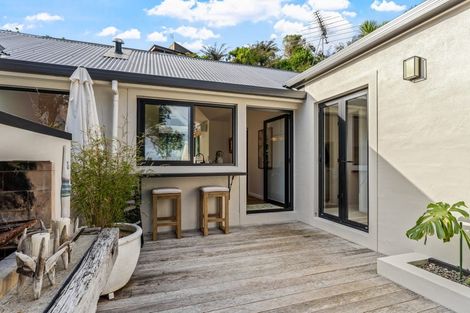 Photo of property in 10 Zita Avenue, Matakatia, Whangaparaoa, 0930