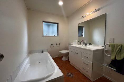 Photo of property in 73 Spinella Drive, Bayview, Auckland, 0629