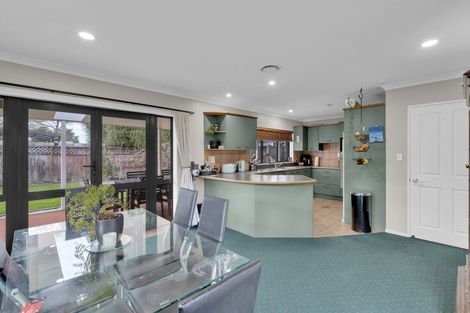 Photo of property in 6 Fencourt Place, Rototuna North, Hamilton, 3210
