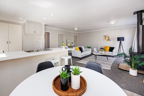 Photo of property in 24a Dorset Crescent, Hokowhitu, Palmerston North, 4410