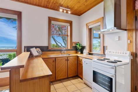 Photo of property in 71 Dyers Pass Road, Cashmere, Christchurch, 8022