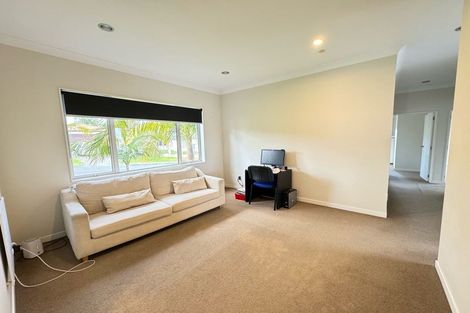 Photo of property in 21 Hornbill Drive, Fairview Heights, Auckland, 0632