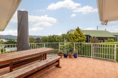 Photo of property in 27 Whero Avenue, Diamond Harbour,  8971