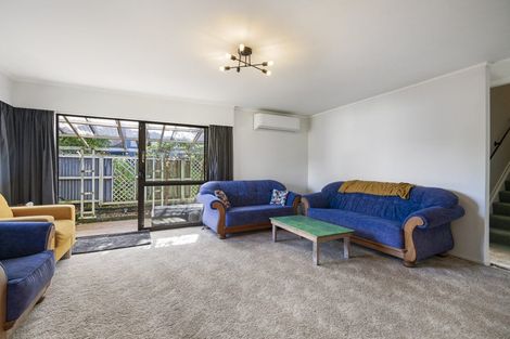 Photo of property in 1/47 Savoy Road, Glen Eden, Auckland, 0602