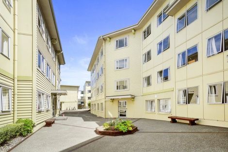 Photo of property in Basin Reserve Complex, 56/4 Sussex Street, Mount Cook, Wellington, 6021