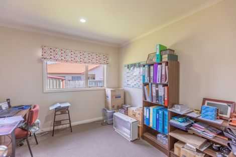 Photo of property in 86 Belgrove Drive, Waipukurau, 4200