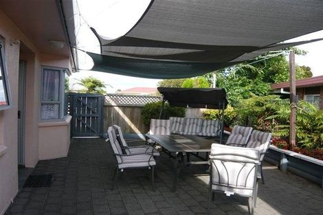 Photo of property in 1 Mangorei Road, Merrilands, New Plymouth, 4312