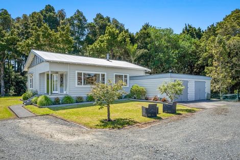 Photo of property in 34 Awanui Crescent, Matakana, 0985