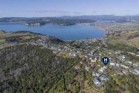 Photo of property in 9 Landel Place, Whitianga, 3510