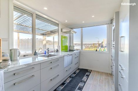 Photo of property in 241 Ravensbourne Road, Ravensbourne, Dunedin, 9022