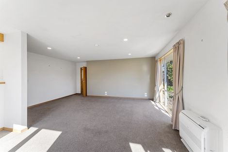 Photo of property in 33 Dee Street, St Albans, Christchurch, 8014