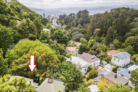 Photo of property in 50 Garden Road, Northland, Wellington, 6012
