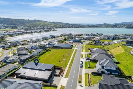 Photo of property in 16 Te Hoiere Street, Aotea, Porirua, 5024