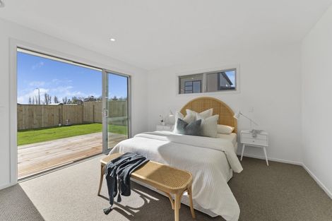 Photo of property in 18 Karearea Avenue, Waikanae, 5036