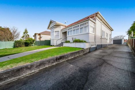 Photo of property in 3 Victoria Street, Hawera, 4610