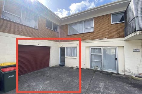 Photo of property in 7/15a Oates Road, Glen Eden, Auckland, 0602