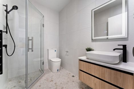 Photo of property in 729 Massey Road, Mangere, Auckland, 2022