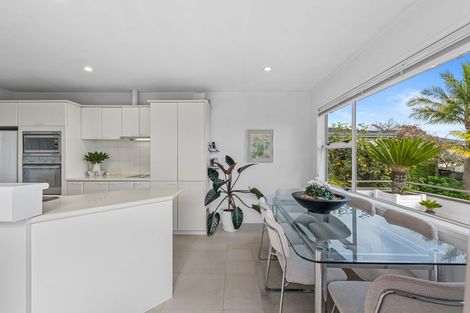 Photo of property in 3 Copperfield Terrace, Mellons Bay, Auckland, 2014