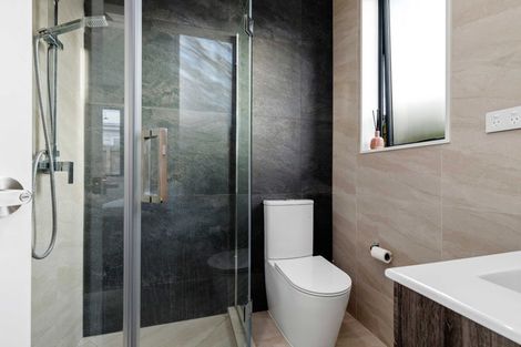 Photo of property in 4 Poutawa Lane, Clarks Beach, 2122