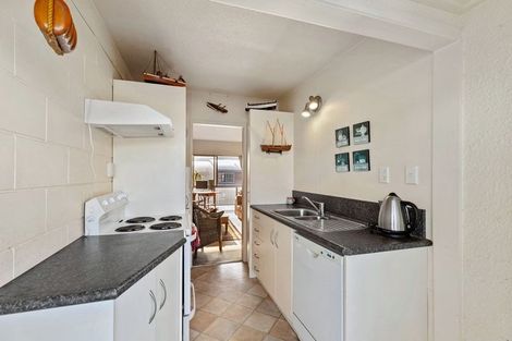 Photo of property in 40 Maunganui Road, Mount Maunganui, 3116