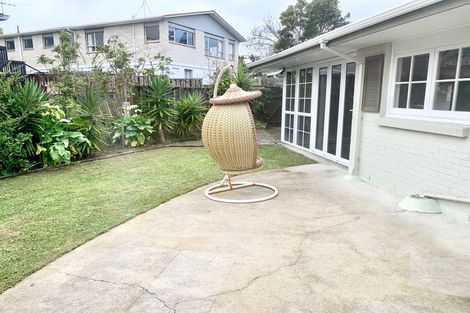 Photo of property in 1/42 Holland Road, Hillcrest, Auckland, 0627