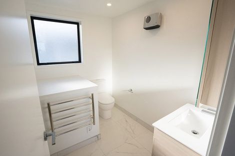 Photo of property in 1/182 Cambridge Terrace, Fairfield, Lower Hutt, 5011