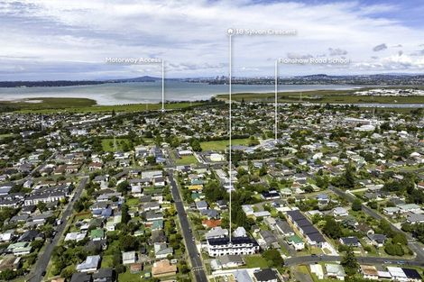 Photo of property in 2/18 Sylvan Crescent, Te Atatu South, Auckland, 0610