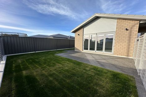 Photo of property in 5 Cassin Place, Taradale, 4112