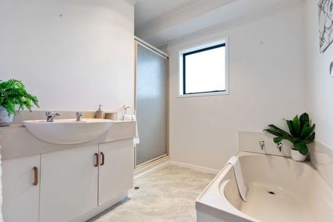 Photo of property in 25 Lucerne Place, Welcome Bay, Tauranga, 3112