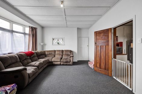 Photo of property in 30 Cloten Road, Stratford, 4332