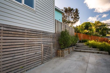 Photo of property in 15 Rosario Crescent, Red Beach, 0932