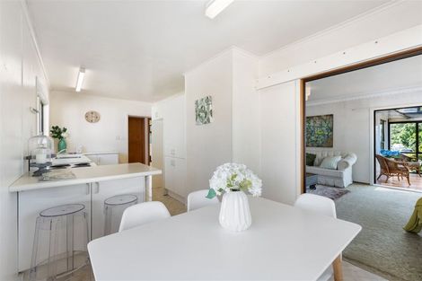 Photo of property in 8 Boler Place, New Lynn, Auckland, 0600