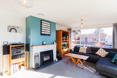 Photo of property in 4 Rutland Place, Milson, Palmerston North, 4414