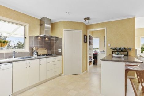 Photo of property in 12 Ross Avenue, Glenfield, Auckland, 0629