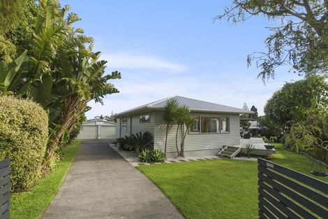 Photo of property in 38 Graham Avenue, Te Atatu Peninsula, Auckland, 0610