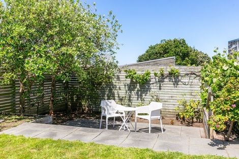 Photo of property in 59 Queens Drive, Lyall Bay, Wellington, 6022