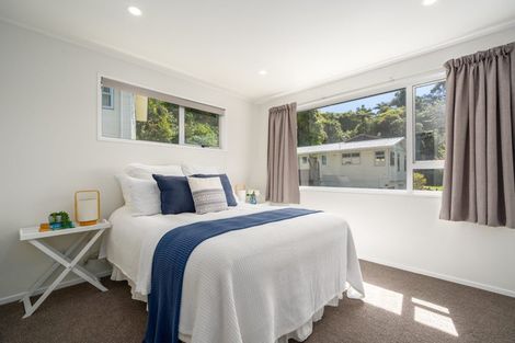 Photo of property in 20 Westhaven Drive, Tawa, Wellington, 5028