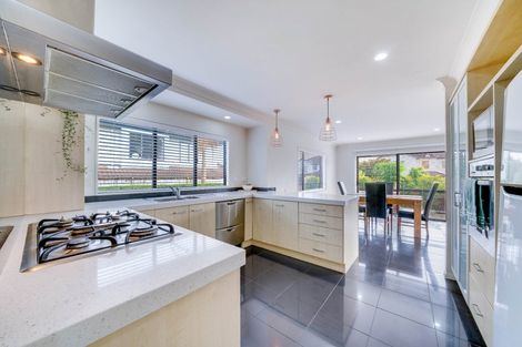 Photo of property in 71 Baverstock Road, Flat Bush, Auckland, 2016
