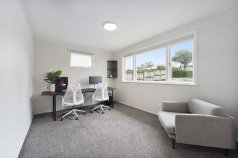 Photo of property in 37 Chorley Avenue, Massey, Auckland, 0614