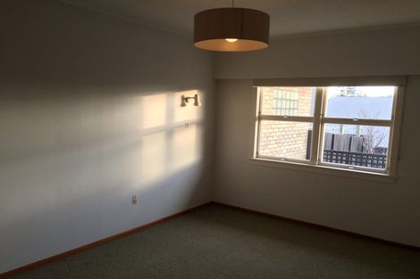Photo of property in 40-40a Hamblyn Street, Strandon, New Plymouth, 4312