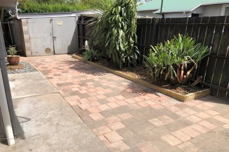 Photo of property in 8 Keeling Road, Henderson, Auckland, 0612