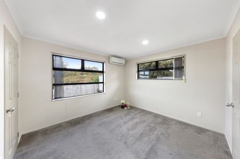 Photo of property in 103 Keri Vista Rise, Papakura, 2110