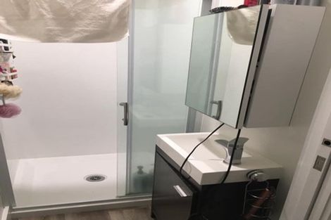 Photo of property in 87b Kelburn Parade, Kelburn, Wellington, 6012