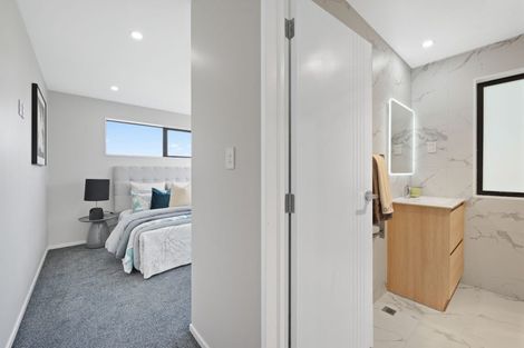 Photo of property in 28a Studfall Street, Pakuranga Heights, Auckland, 2010