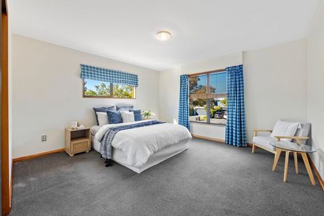 Photo of property in 33 Bryndwr Road, Fendalton, Christchurch, 8052