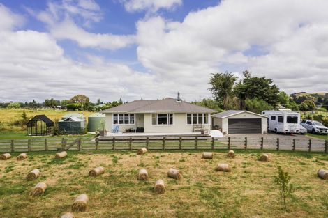 Photo of property in 18 Tiffen Lane, Waipawa, 4210